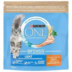 Purina One - Croquettes Light au Poulet et Blé pour Chat Adulte - 1,5Kg